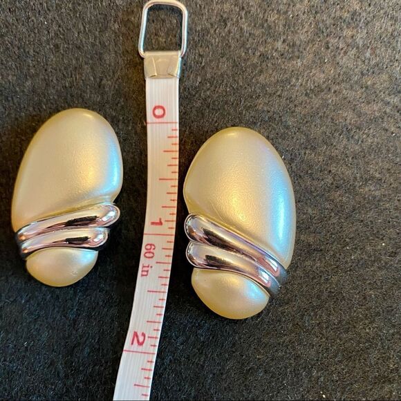 New retro 80s big earrings - Picture 2 of 5